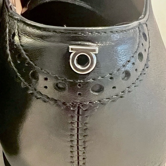 Salvatore Ferragamo Lace up Loafers. 10.5 Euro sizing. - Picture 7 of 9